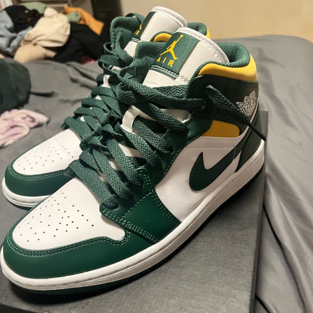 AJ1 ‘sonic’ mids